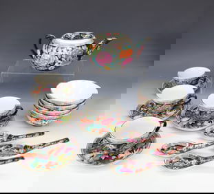 CHINESE DECORATED PORCELAIN TEA SET