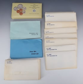 LARGE LOT OF UNITED STATES MINT COIN SETS