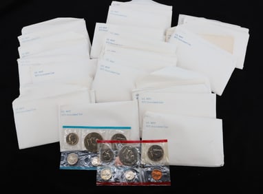 (39) U.S. MINT 1975 UNCIRCULATED COIN