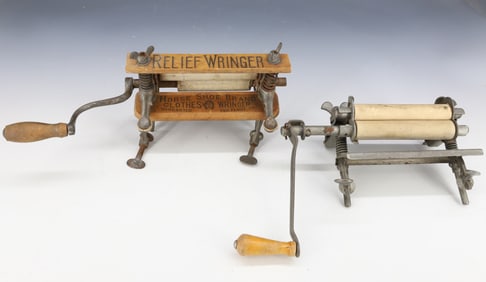 SALESMAN SAMPLE CLOTHES WRINGER