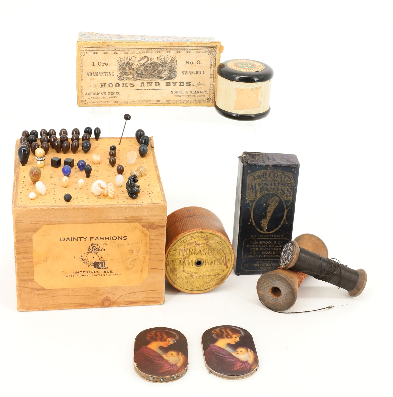 LOT OF SEWING RELATED ITEMS (1 of 4)