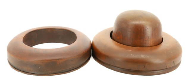 ANTIQUE WOODEN HAT MOLD