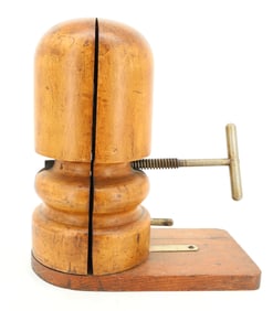MILLINER'S MECHANICAL HAT STRETCHER