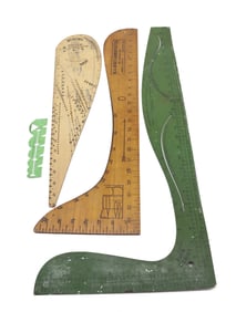 LOT OF VINTAGE CLOTHING PATTERNS / MEASURES