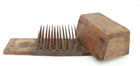 PRIMITIVE FLAX HATCHEL / WOOL COMB