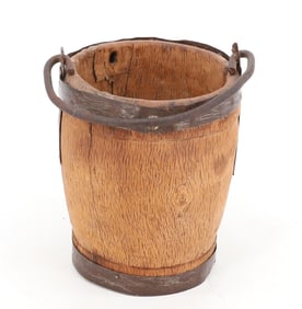 PRIMITIVE WOODEN BUCKET