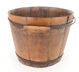COUNTRY WOODEN BUCKET