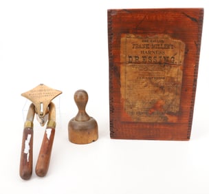 LEMON SQUEEZER, WOODEN CUTTER AND ADV. BOX