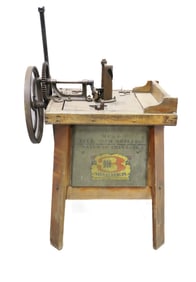 EARLY 20TH C. WASHING MACHINE