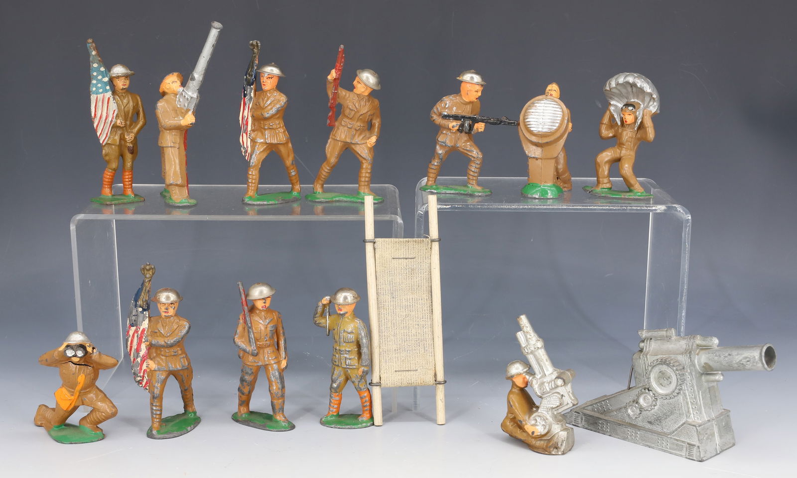 LOT OF BARCLAY MILITARY TOY FIGURES (1 of 7)