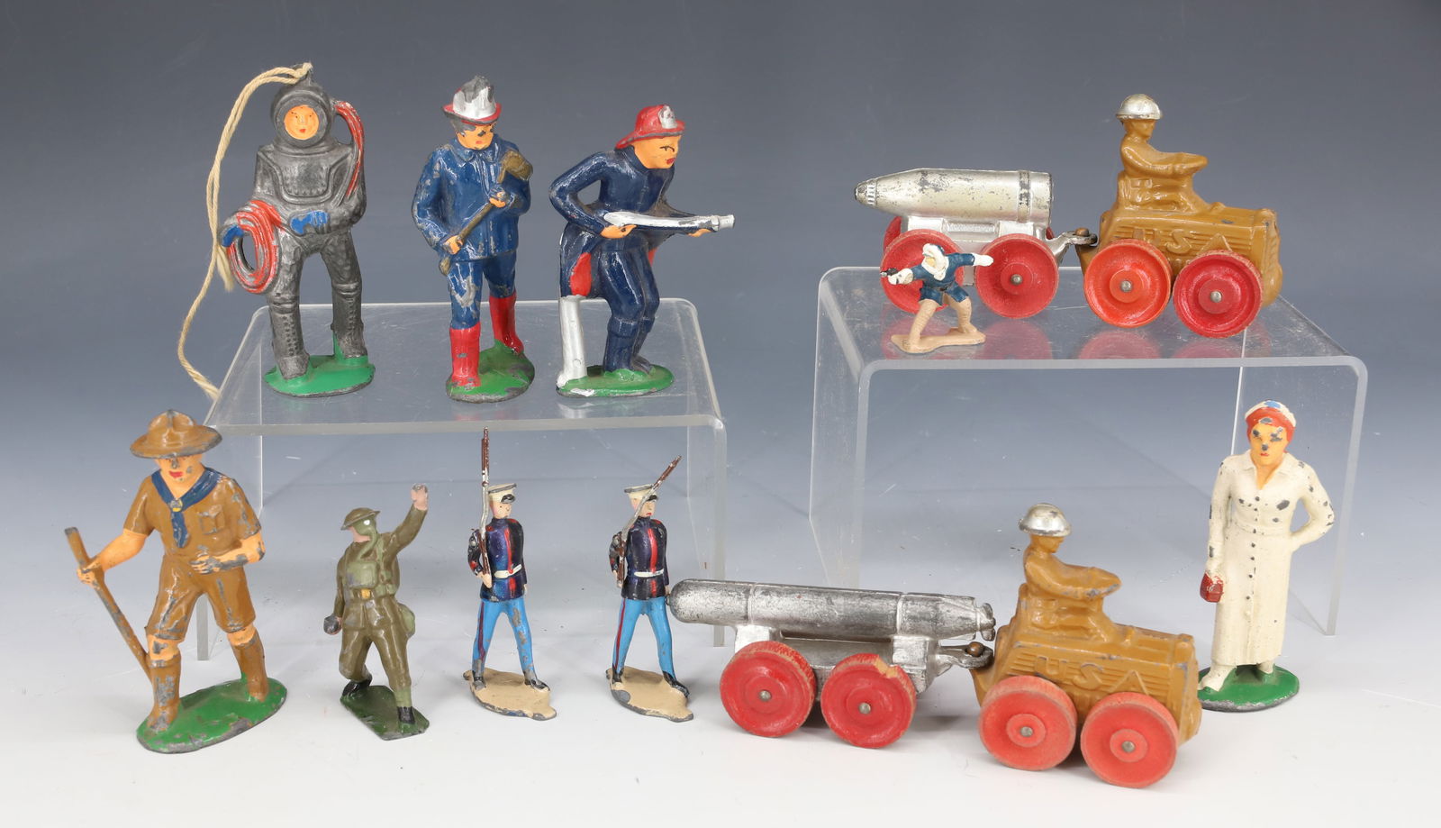 LOT OF CAST METAL TOY FIGURES (1 of 8)
