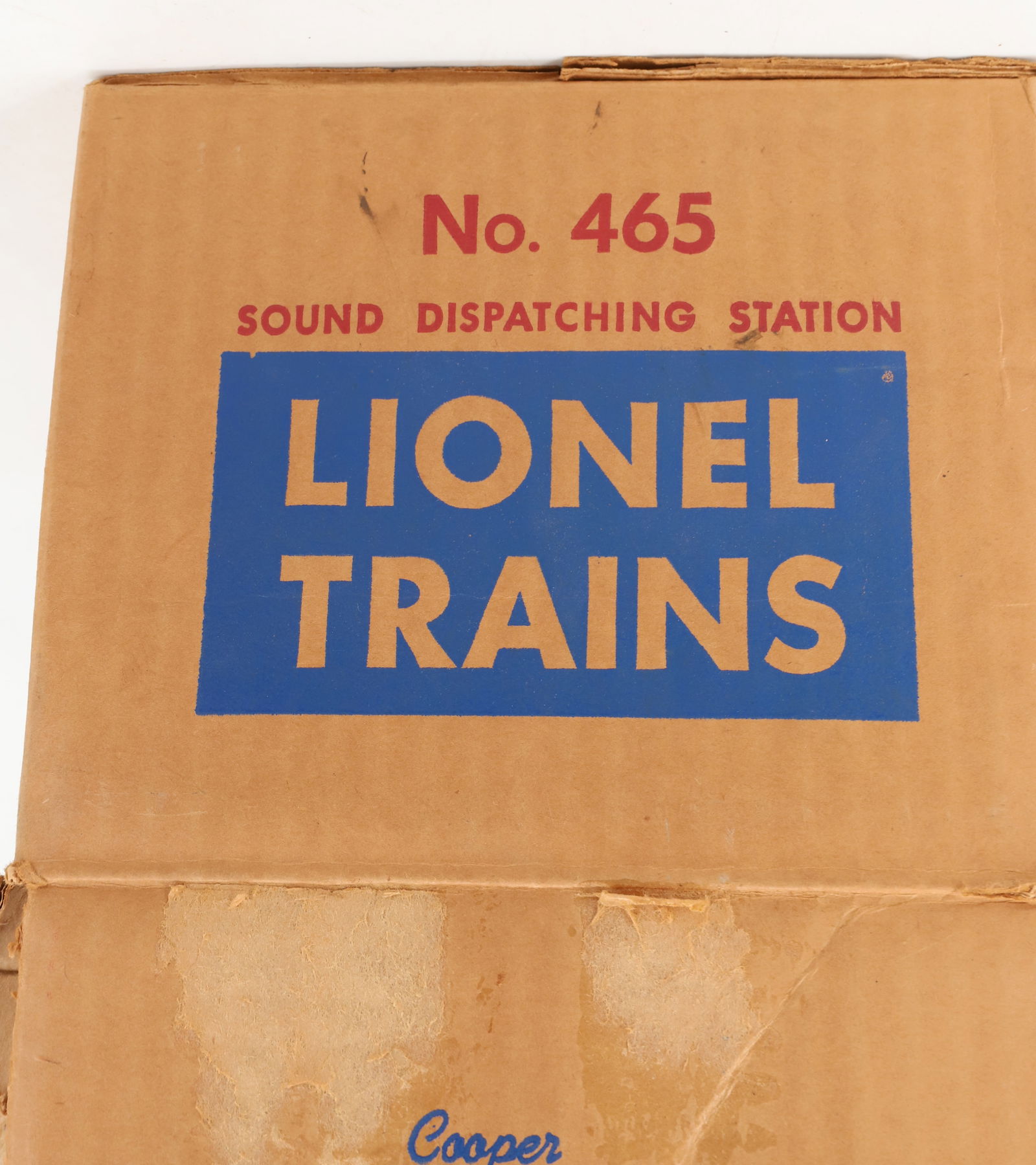 LOT OF LIONEL TRAIN ACCESSORIES AND PLASTICVILLE HOUSES - 11