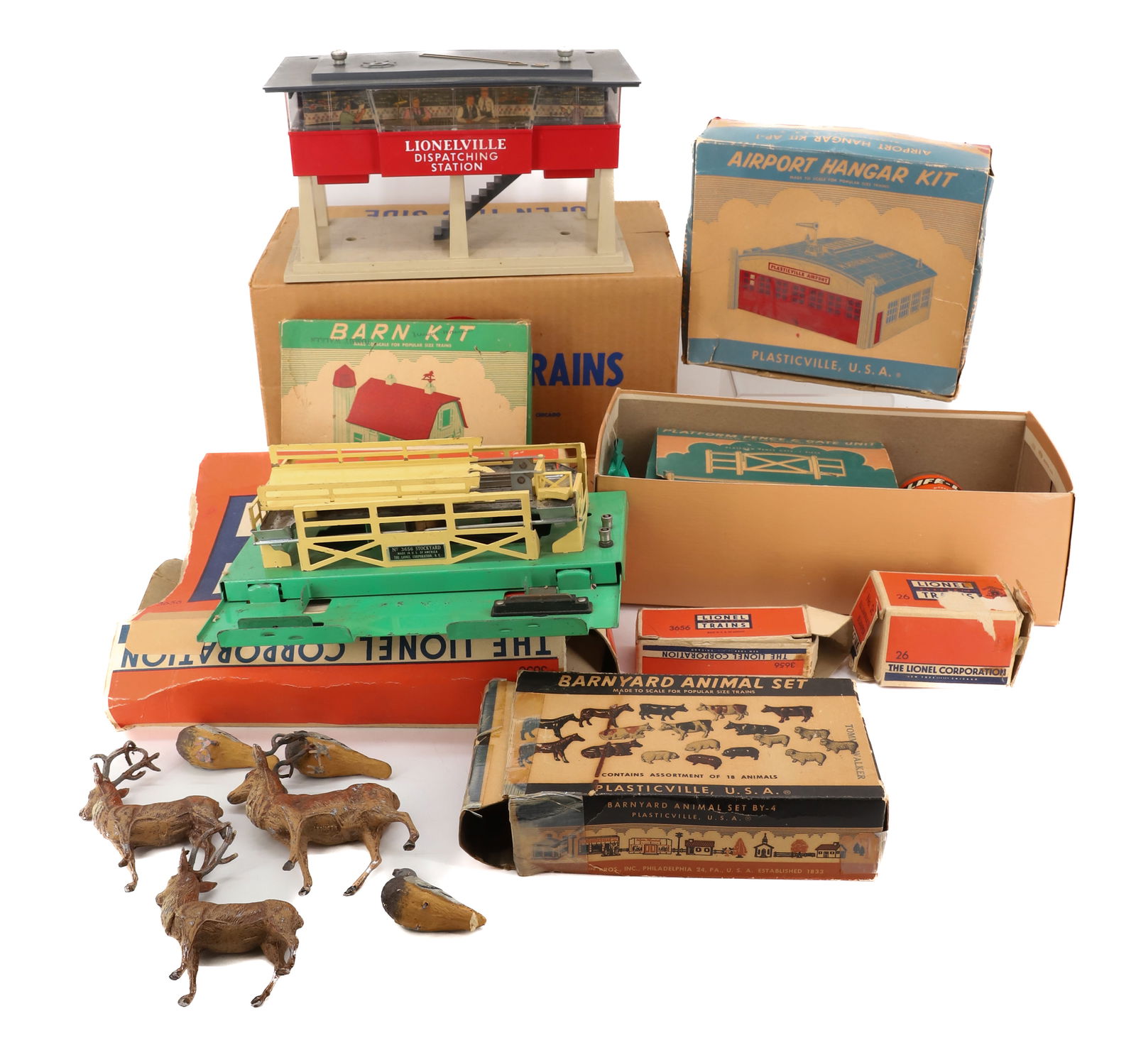 LOT OF LIONEL TRAIN ACCESSORIES AND PLASTICVILLE HOUSES (1 of 11)