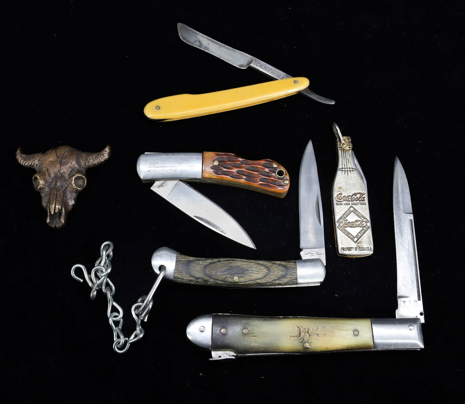LOT OF VINTAGE POCKET KNIVES: INCLUDING; COCA COLA (REMINGTON) - T.I.C. - STEER HEAD PENDANT - COKE KNIFE (2 1/4") PLEASE READ CAREFULLY - SINCE THIS IS A COIN SALE PLEASE NOTE. ITEMS MUST BE PAID FOR THROUGH LIVE AUCTIONEERS