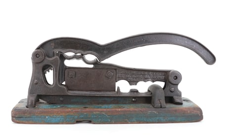 EARLY TOBACCO CUTTER