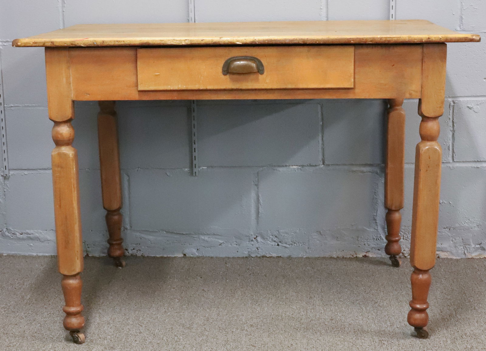 SCRUB TOP COUNTRY KITCHEN TABLE (1 of 6)