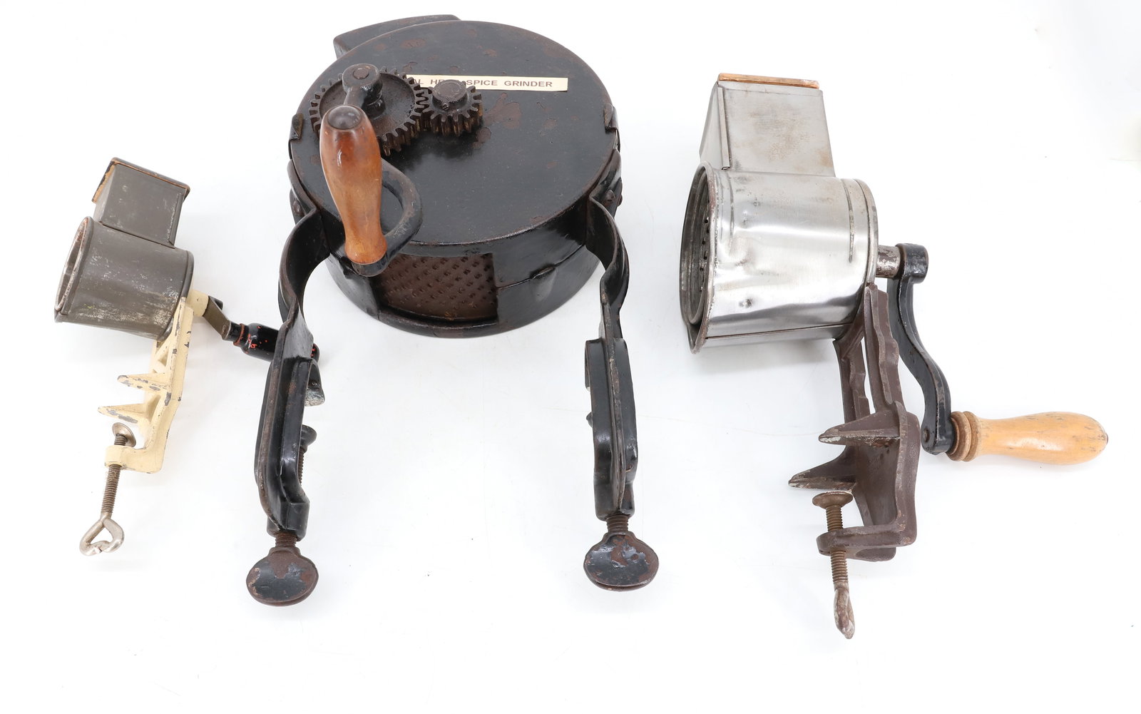 LOT OF VINTAGE FOOD GRINDERS (1 of 5)