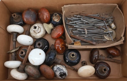 LOT OF ANTIQUE DOORKNOBS