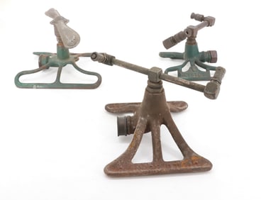 LOT OF VINTAGE LAWN SPRINKLERS