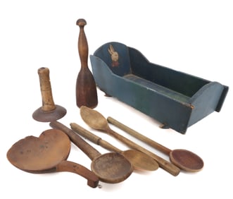 LOT OF COUNTRY WOODENWARE