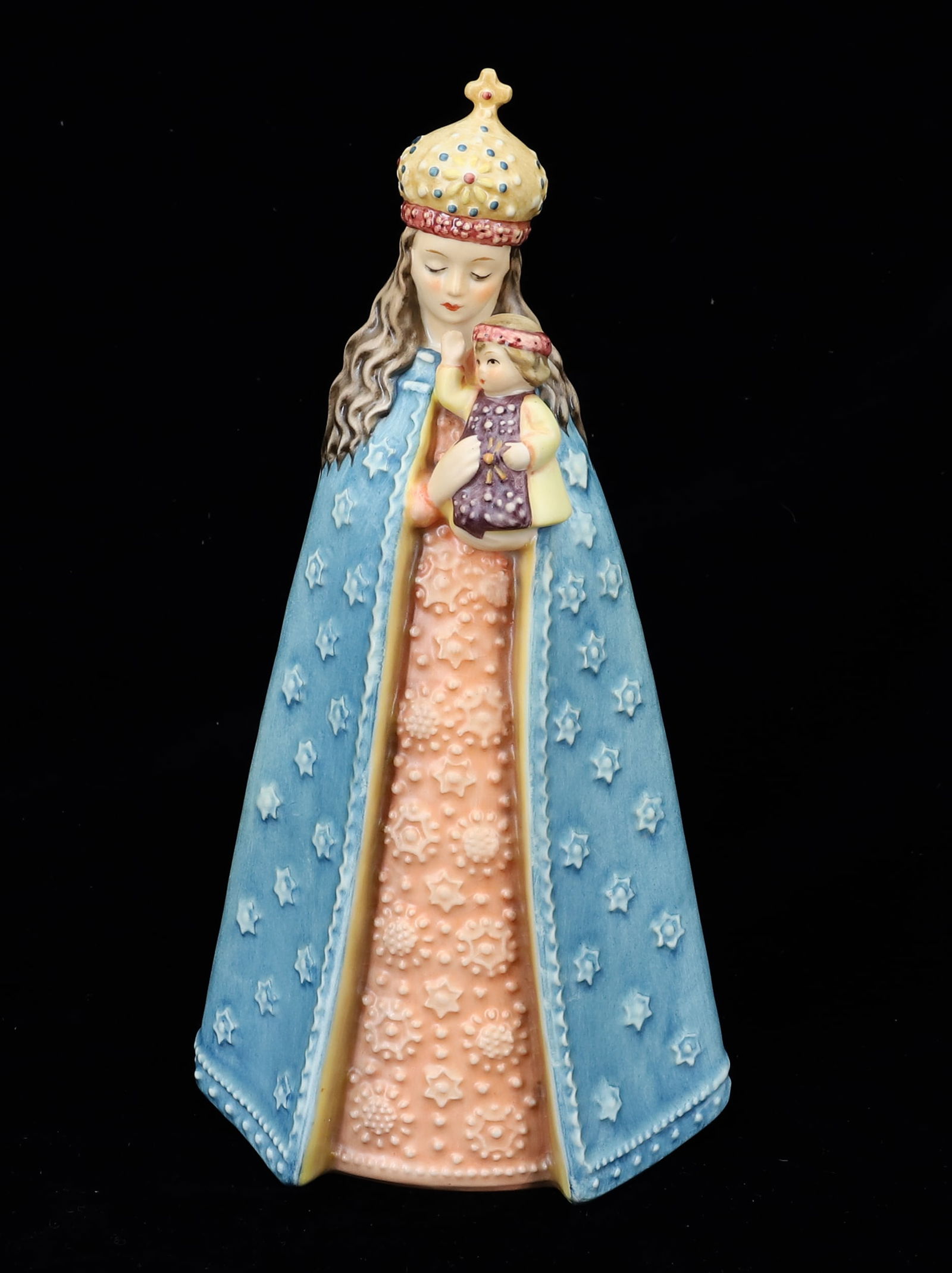 GOEBEL HUMMEL FIGURINE (1 of 6)