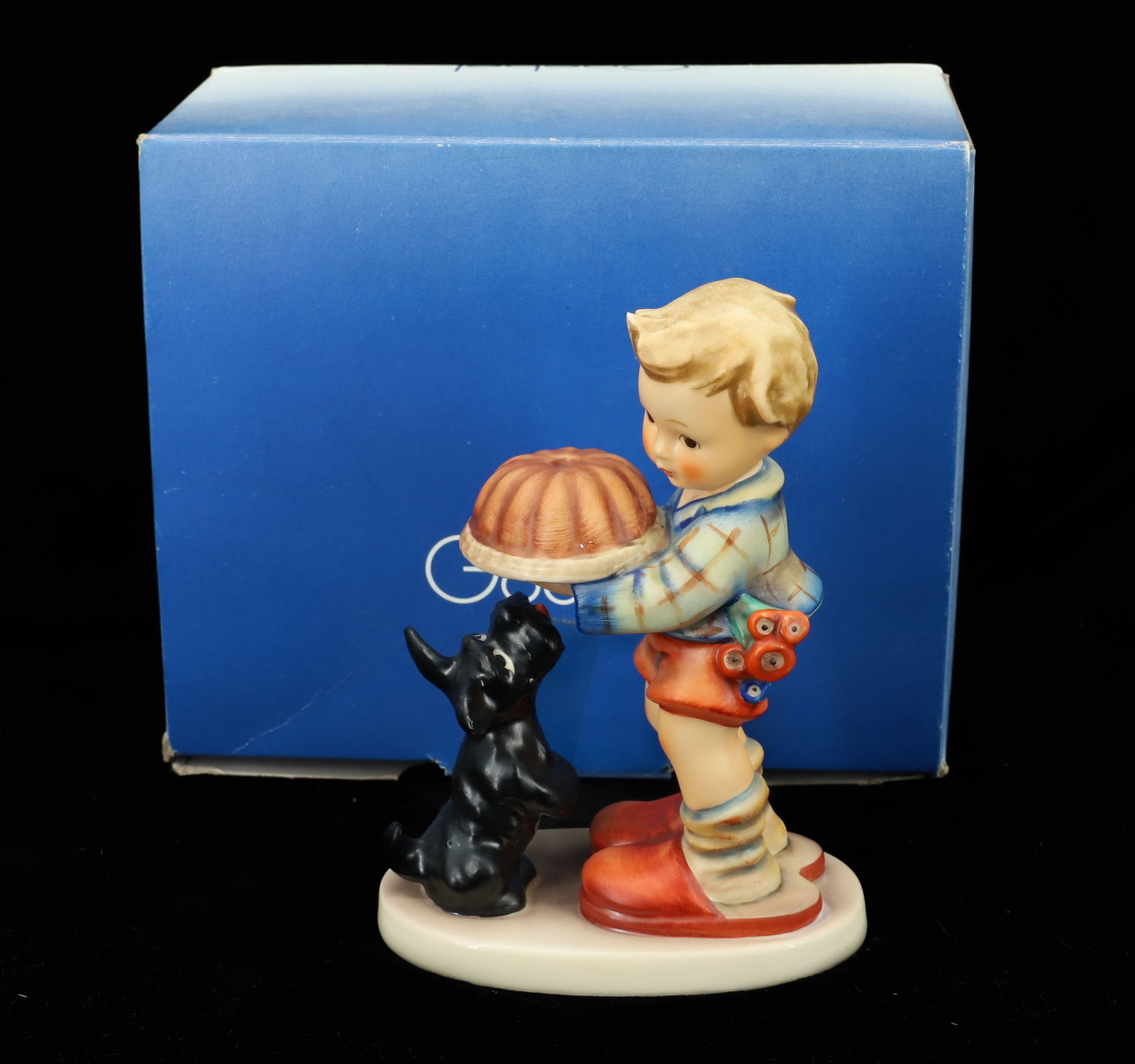 GOEBEL HUMMEL FIGURINE (1 of 5)