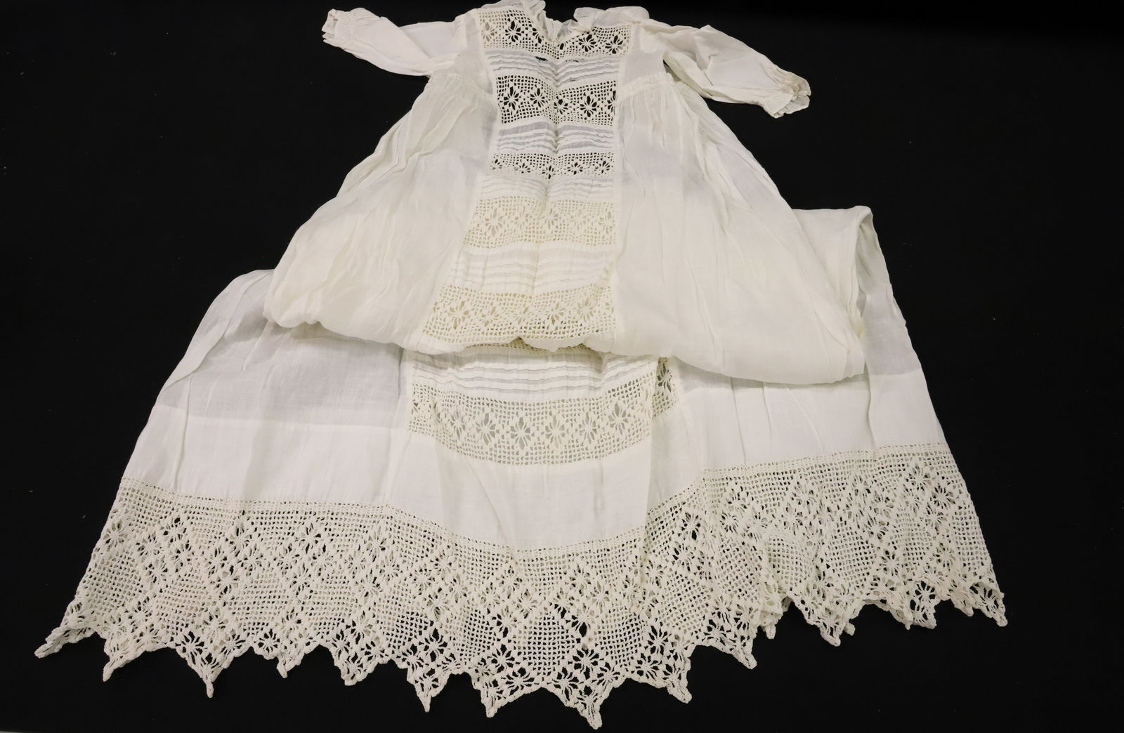 (4) ANTIQUE INFANT CHRISTENING GOWNS (1 of 5)