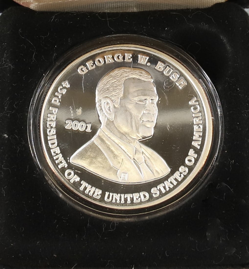 2001 INAUGURAL SILVER PROOF PRESIDENT BUSH (1 of 2)