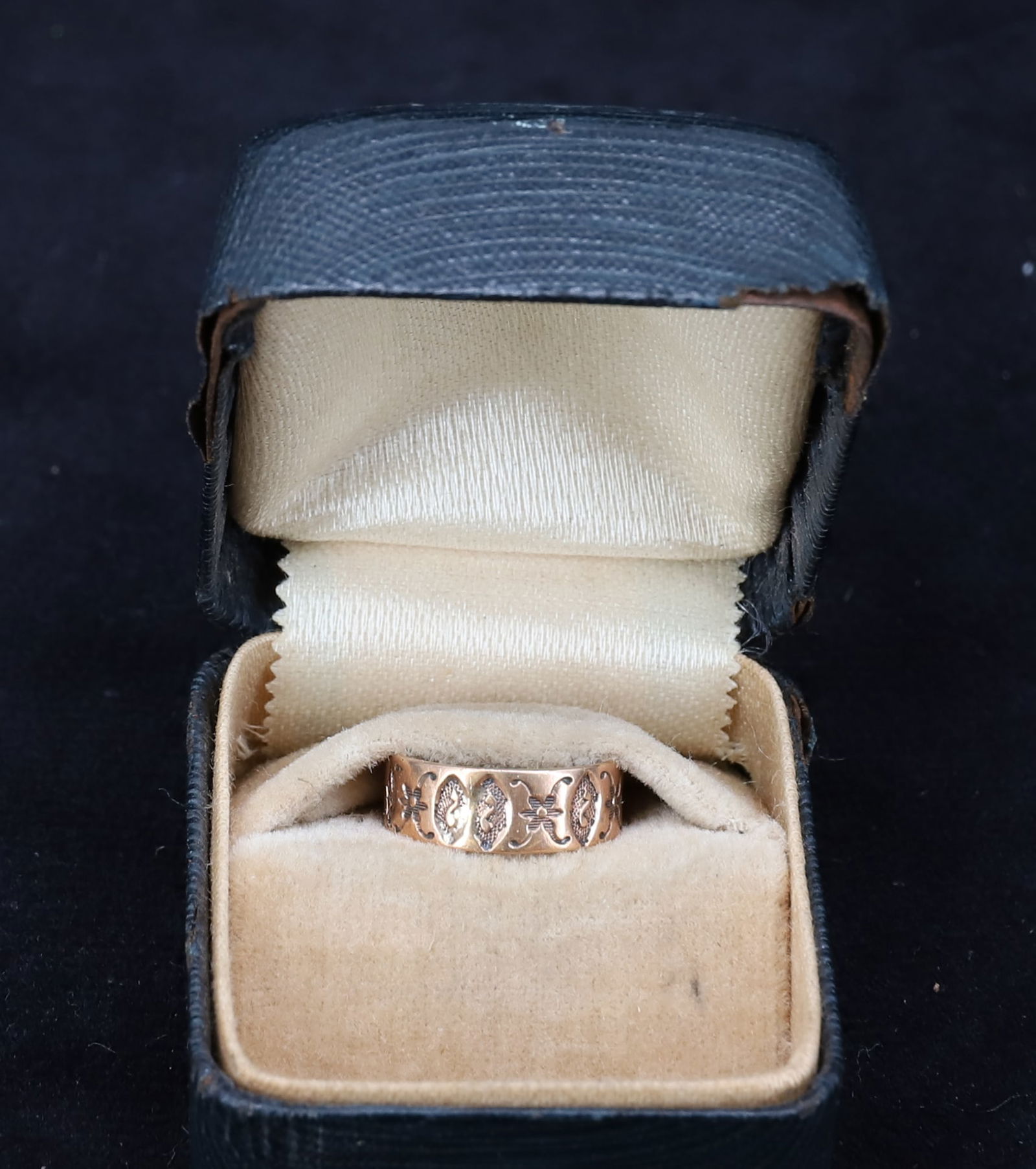VICTORIAN 10K BABY RING (1 of 4)
