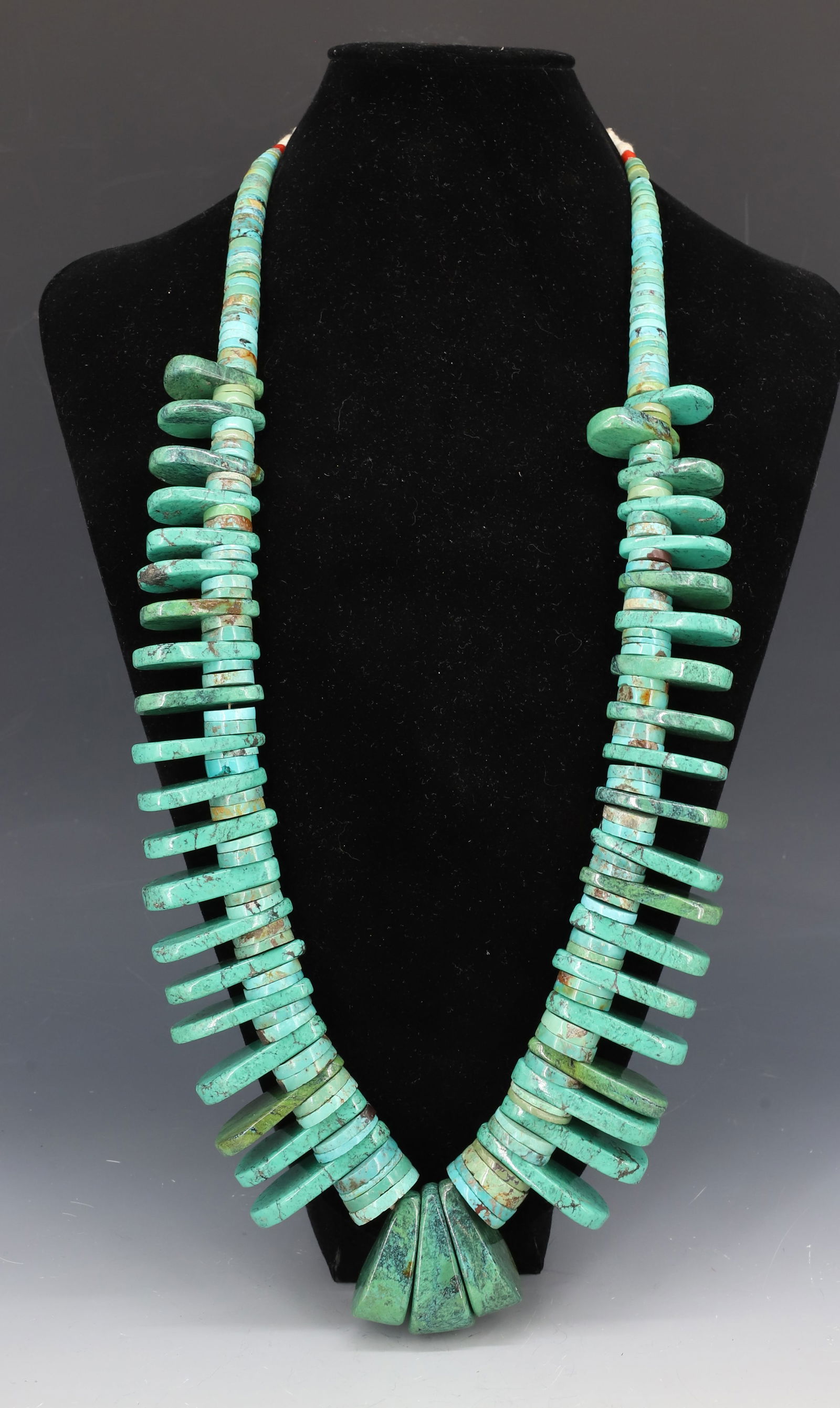 NATIVE AMERICAN TURQUOISE NECKLACE (1 of 4)