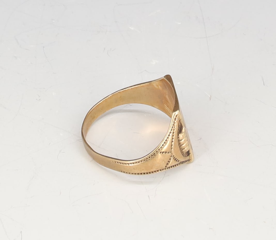 10K SIGNET RING - 2