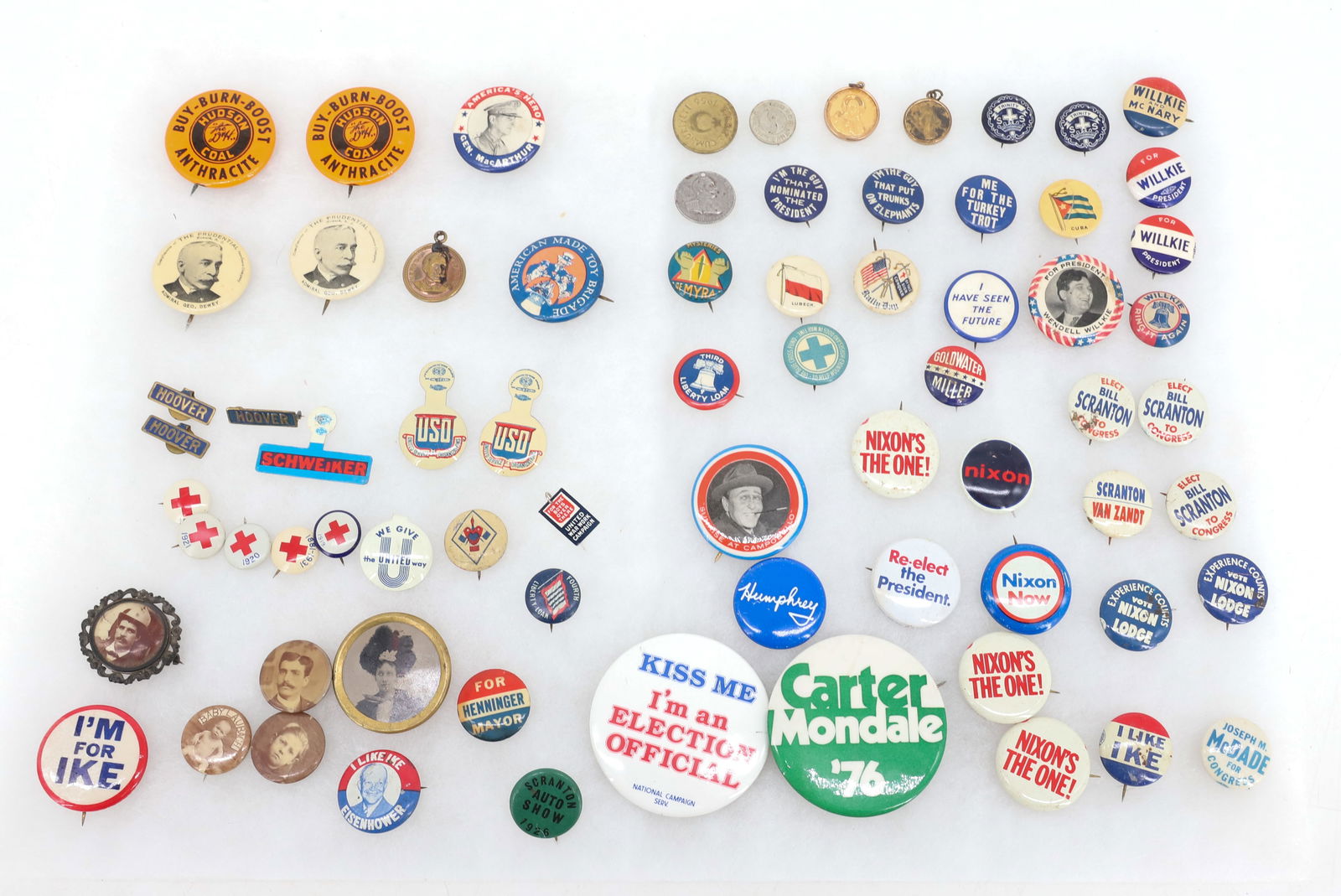 LOT OF PINBACKS, POLITICAL BUTTONS (1 of 7)