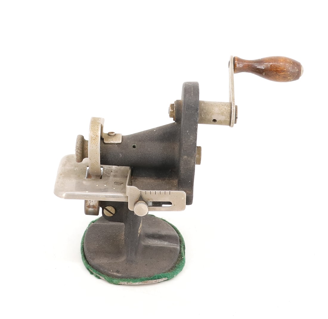 VINTAGE "SINGER" PINKING MACHINE - 2