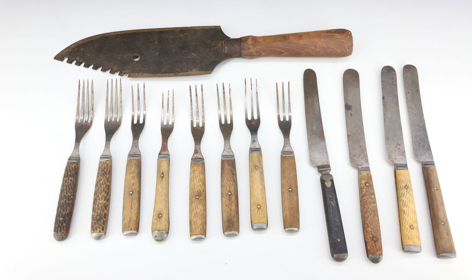 BUFFALO SKINNING KNIFE AND FLATWARE (1 of 6)