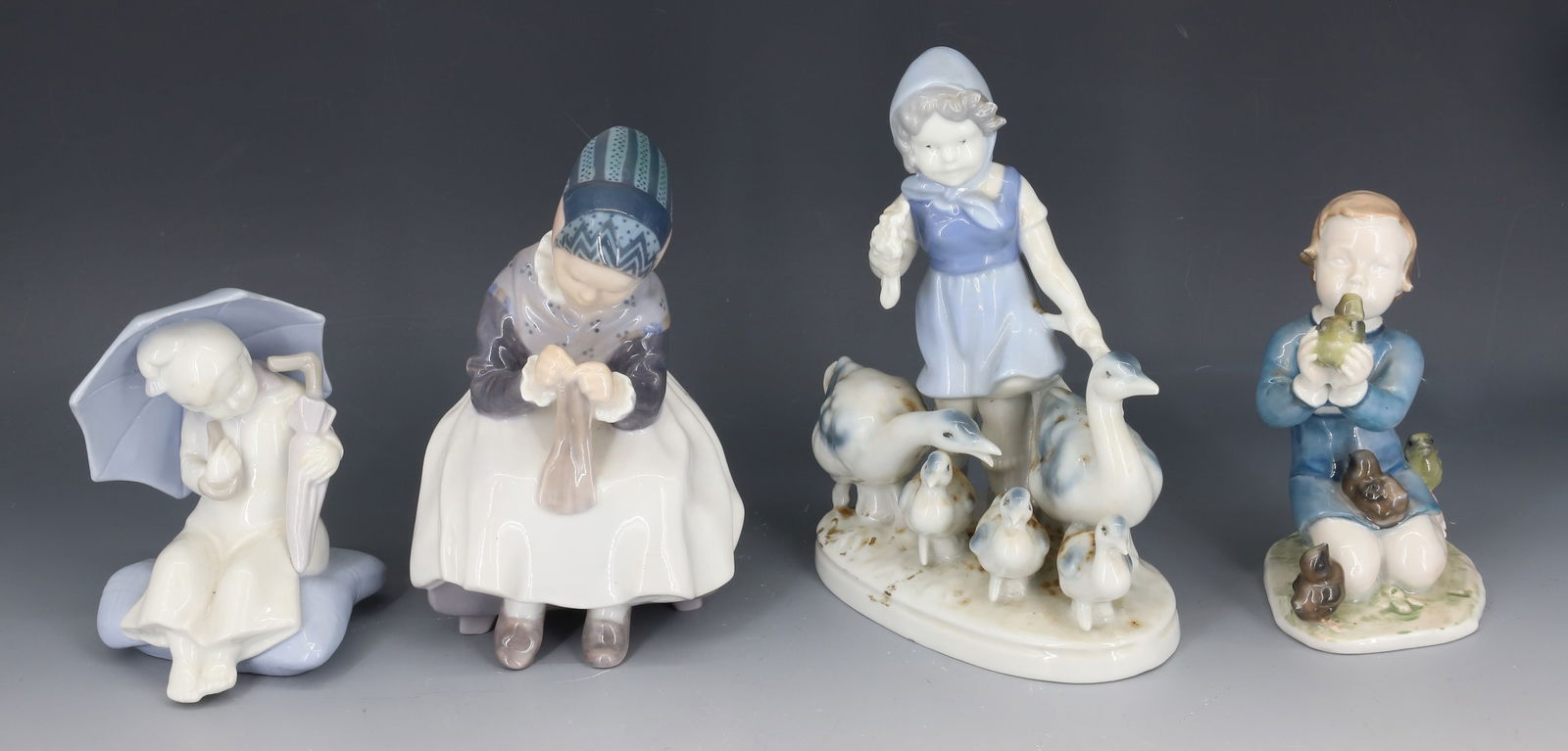LOT OF PORCELAIN FIGURINES (1 of 6)