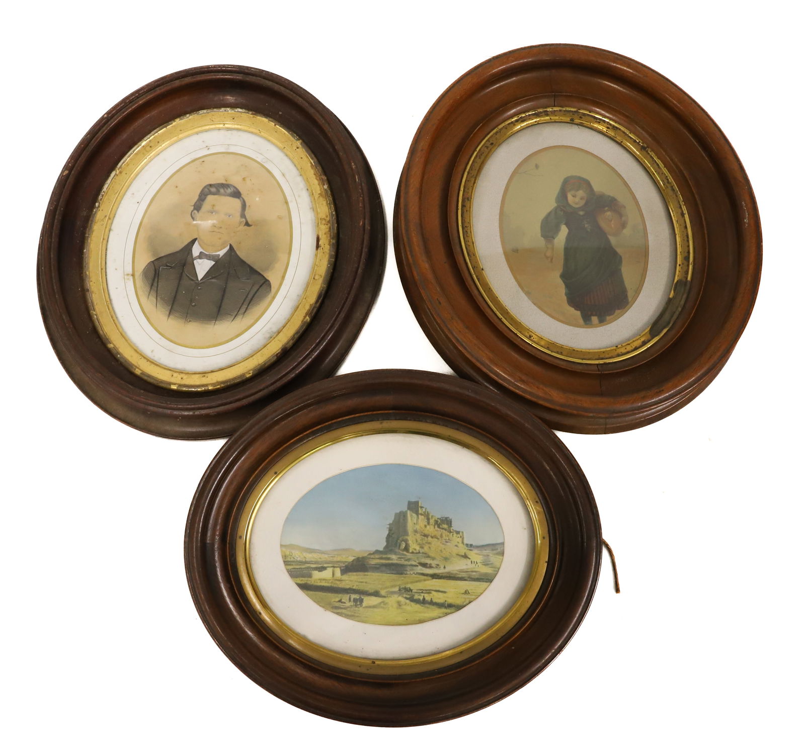 LOT OF VICTORIAN OVAL FRAMES (1 of 5)