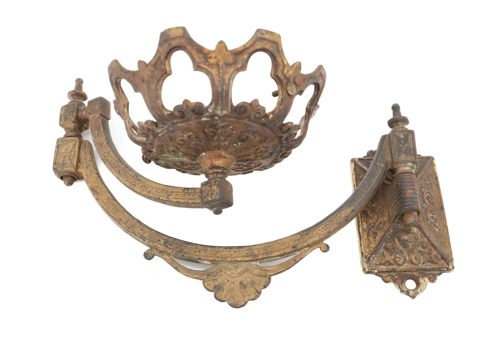 CAST IRON KEROSENE LIGHT BRACKET: GOLD PAINTED SURFACE.. UNUSUAL FORM. PATENTED 1871. HOLDER INTERIOR 4 1/2" D. PLEASE READ CAREFULLY - SINCE THIS IS A COIN SALE PLEASE NOTE. ITEMS MUST BE PAID FOR THROUGH LIVE AUCTIONEERS OR WITH CAS