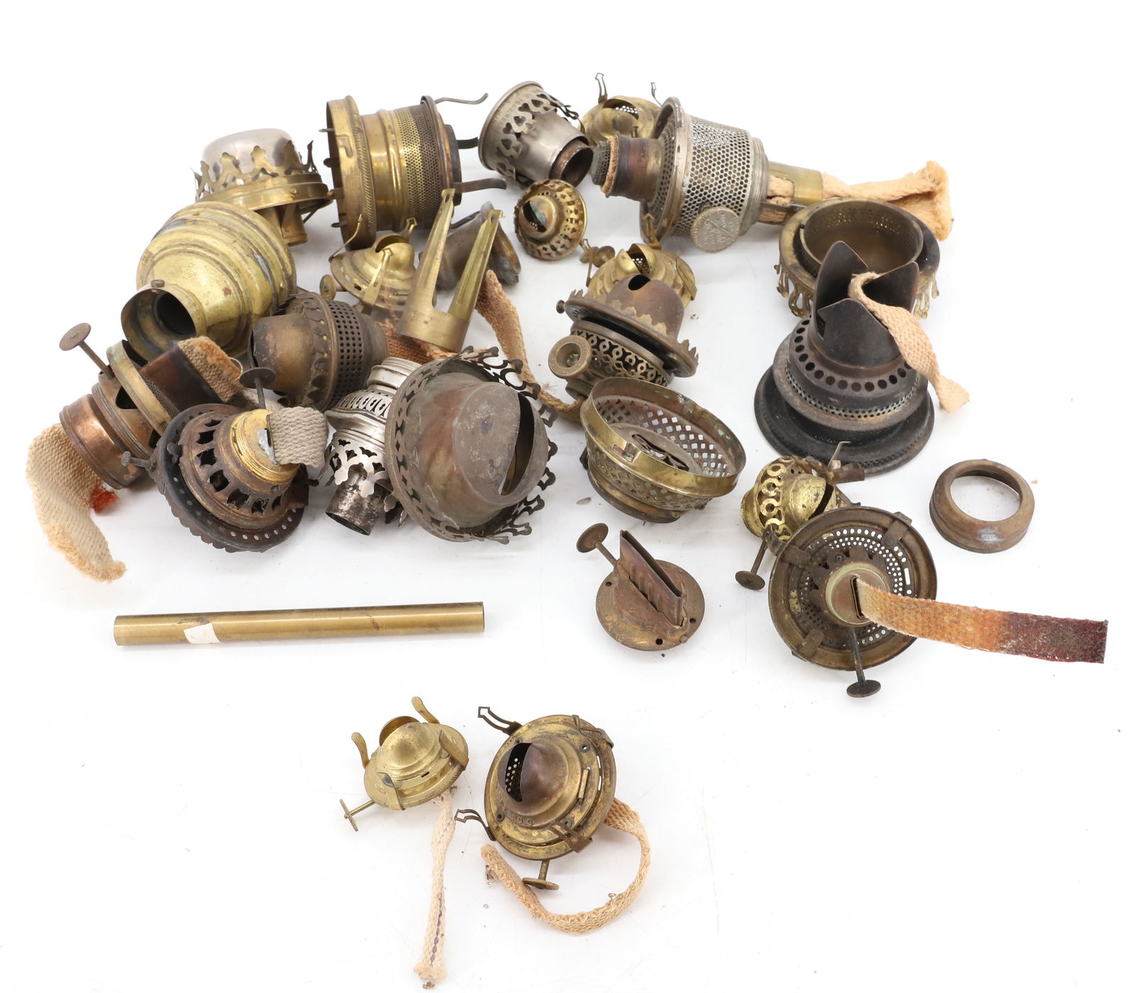 LOT OF LAMP PARTS, KEROSENE OIL BURNERS (1 of 5)