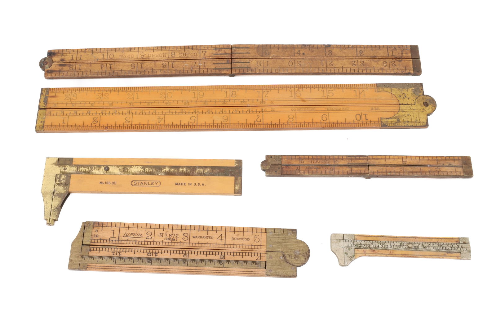 LOT OF FOLD-UP WOODEN MEASURES (1 of 5)