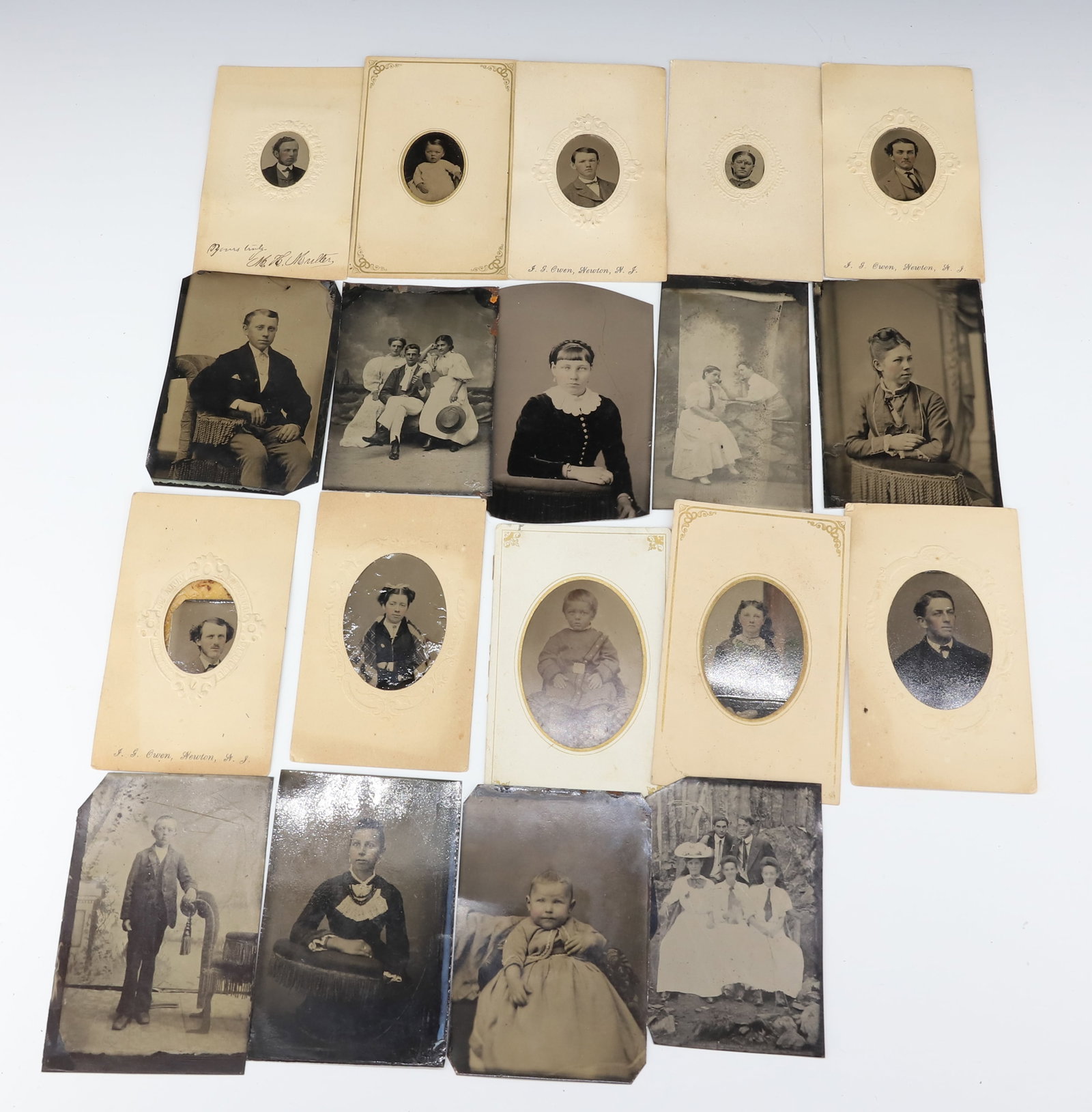 LOT OF (19) ANTIQUE TINTYPE PHOTOGRAPHS (1 of 5)