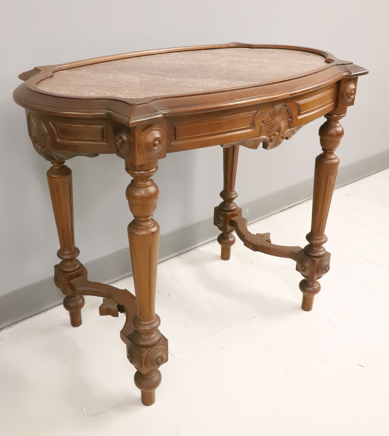 WALNUT VICTORIAN TABLE - 4