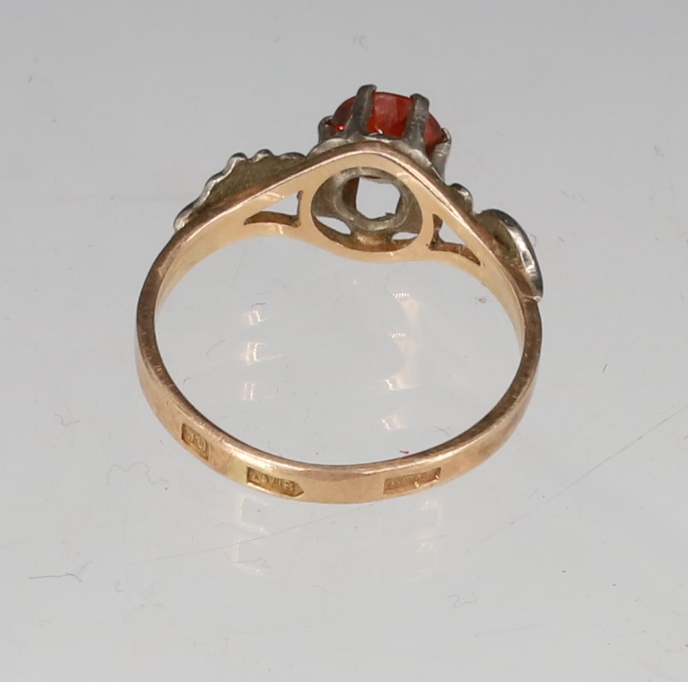 14K YELLOW GARNET RING - 5