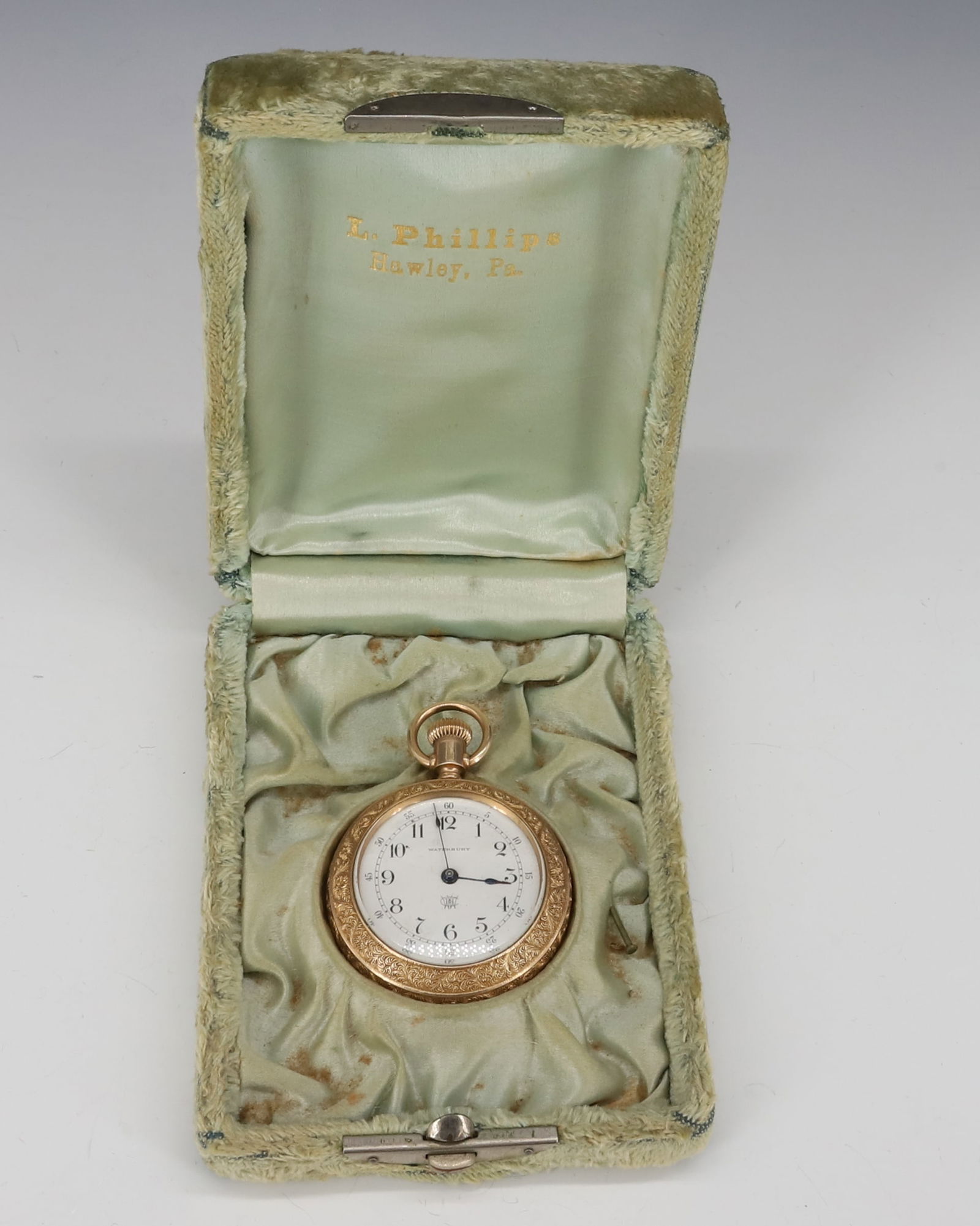 WATERBURY WATCH CO. POCKET WATCH IN BOX: ORNATE GOLD FILLED CASE SERIES "L" THE WATERBURY WATCH CO. JEWELERS BOX FROM HAWLEY, PA 2 3/8" X 2 1/8" PLEASE READ CAREFULLY - SINCE THIS IS A JEWELRY AND COIN SALE PLEASE NOTE. ITEMS MUST