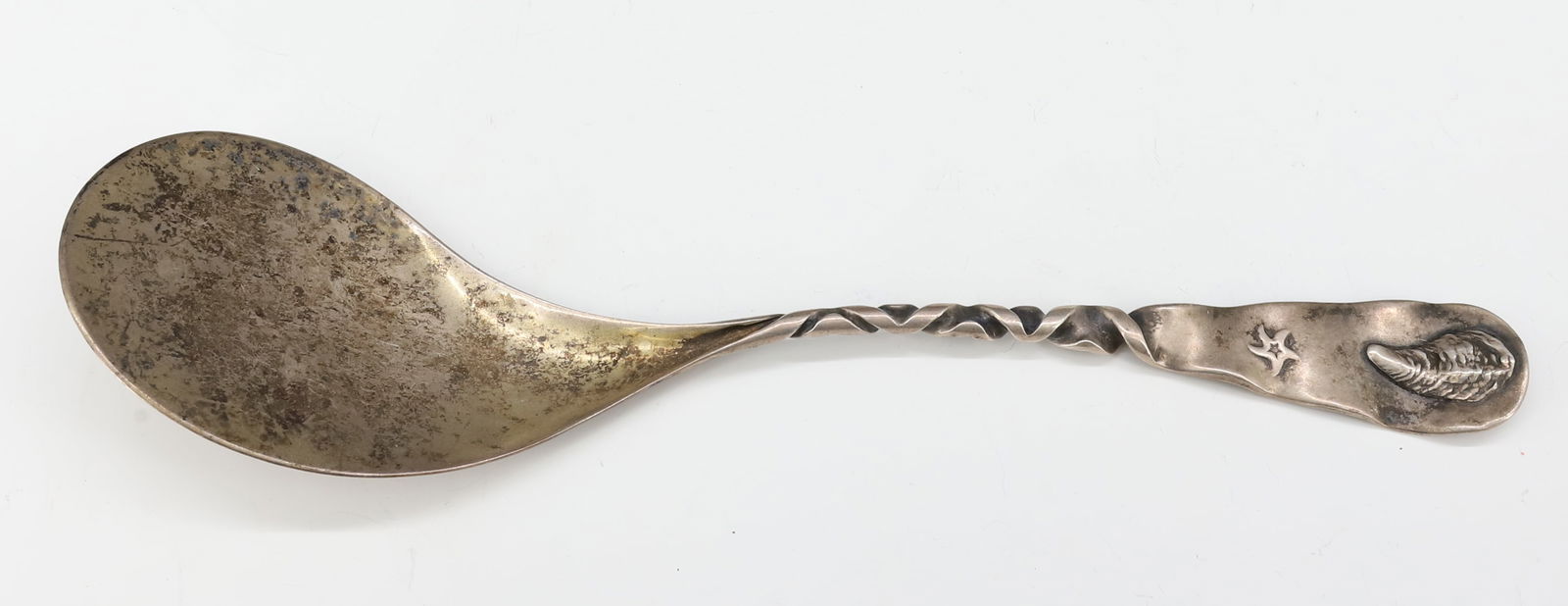 STERLING SILVER VICTORIAN WHITING OYSTER SPOON: UNUSUAL SERVING PIECE WITH OYSTER AND STARFISH 10 1/4"L TOTAL WEIGHT 3.35 OZT PLEASE READ CAREFULLY - SINCE THIS IS A JEWELRY AND COIN SALE PLEASE NOTE. ITEMS MUST BE PAID FOR THROUGH LIVE