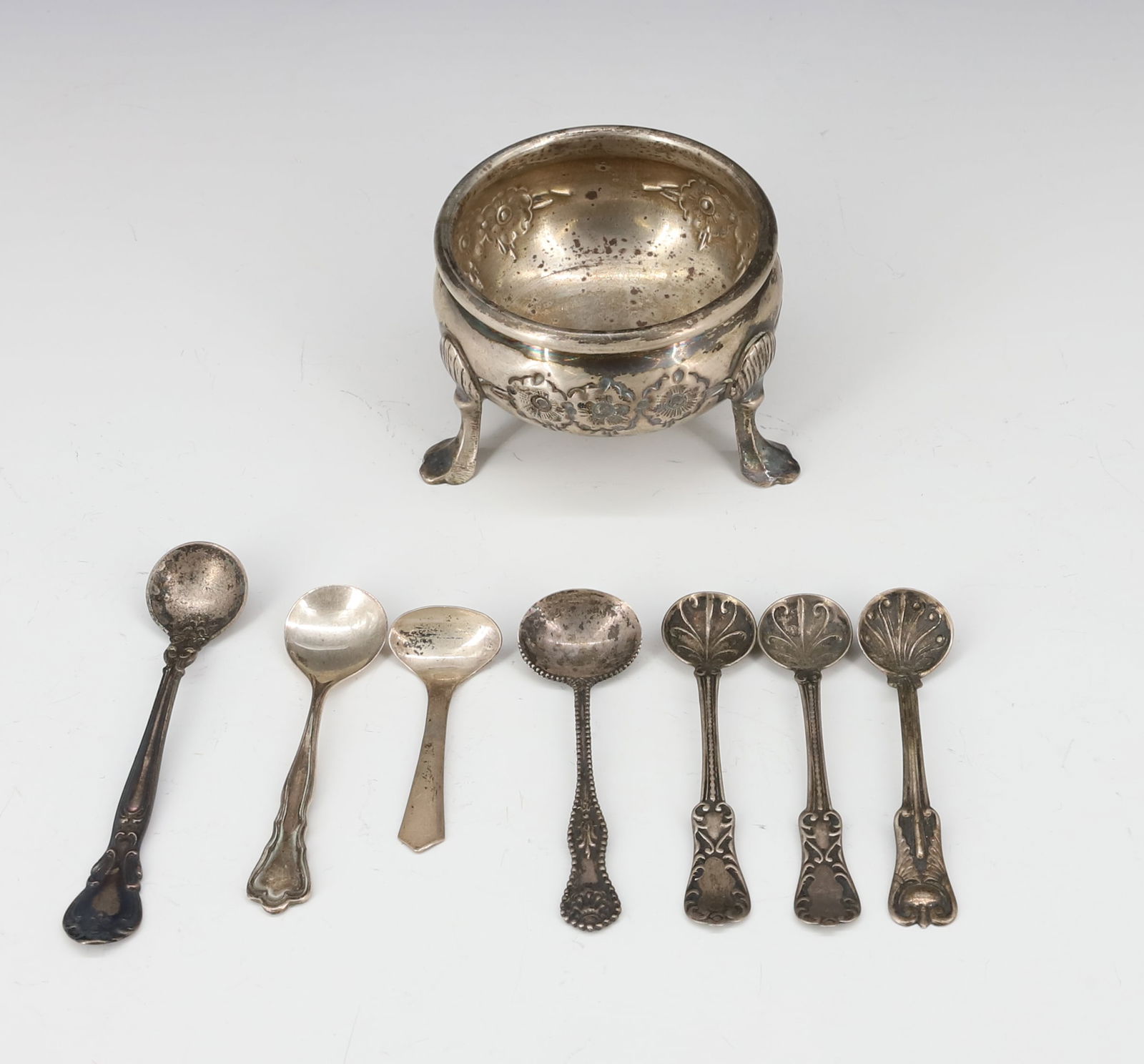 (8) VICTORIAN STERLING SILVER SALT CELLAR,SALT SPOONS (1 of 3)
