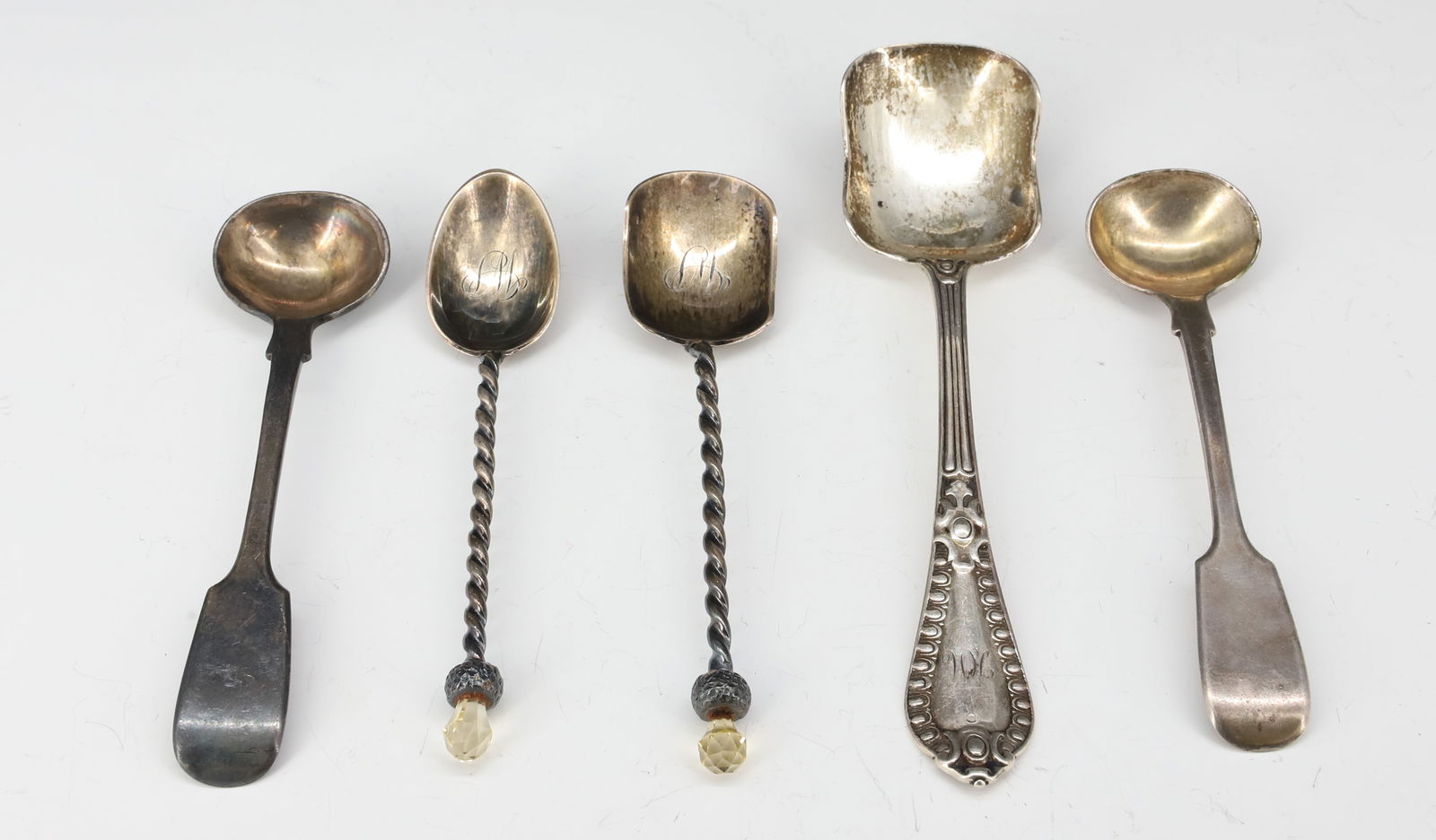 (5) ENGLISH HALLMARKED FLATWARE: SUGAR SHOVEL AND FOUR SPOONS. 4 1/4" TO 5 5/8"L TOTAL WEIGHT 2.78 OZT PLEASE READ CAREFULLY - SINCE THIS IS A JEWELRY AND COIN SALE PLEASE NOTE. ITEMS MUST BE PAID FOR THROUGH LIVE AUCTIONEERS OR