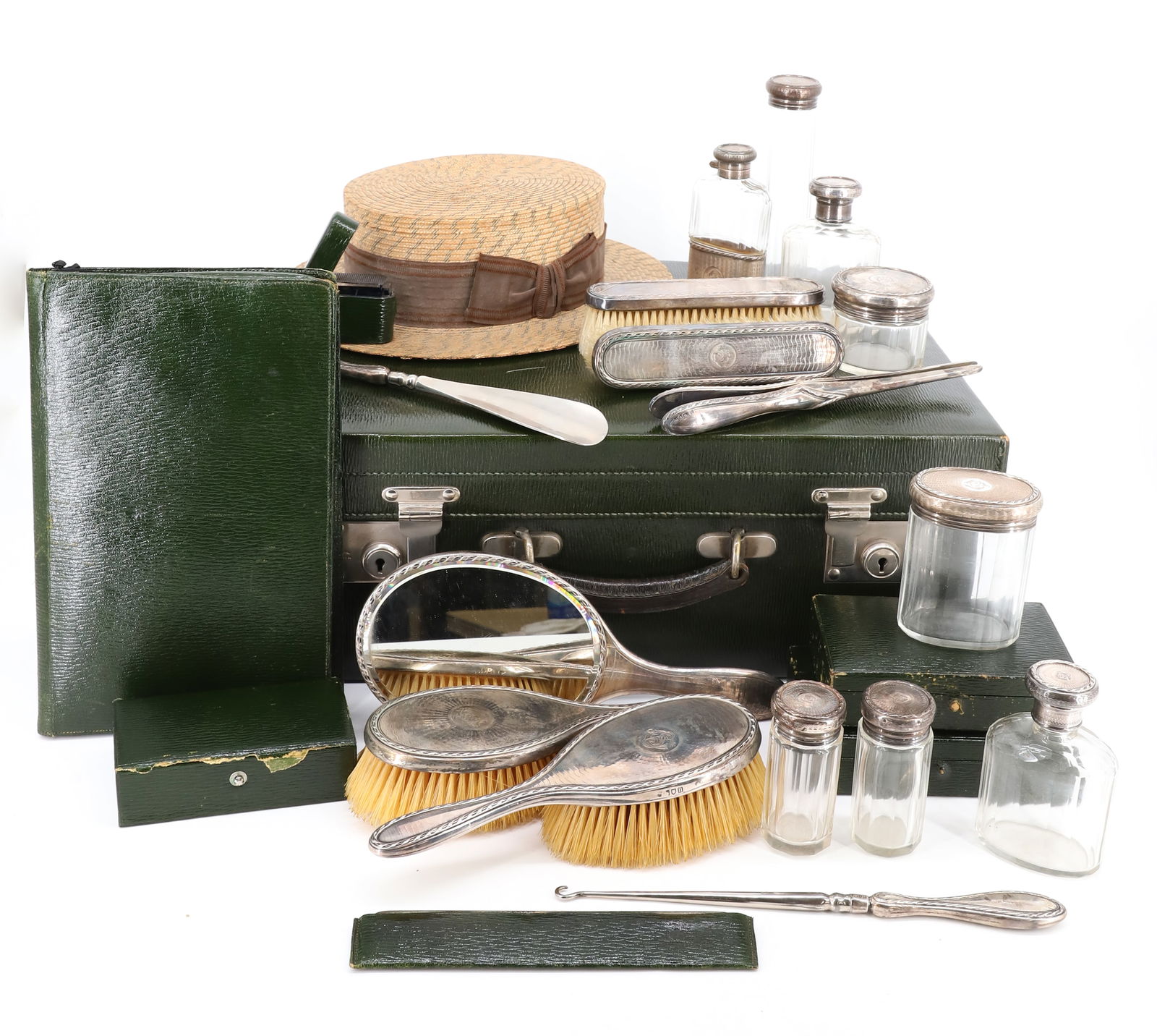 DREW & CO STERLING SILVER TRAVEL CASE (1 of 19)