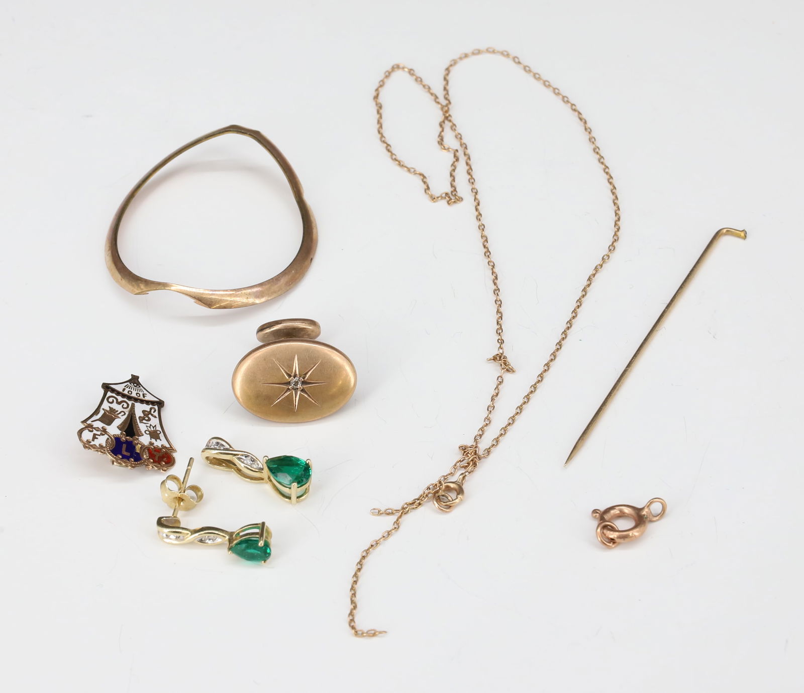 ANTIQUE 10K GOLD FINDINGS: INCLUDES CUFFLINK, PARTIAL CHAIN, ASSOCIATION PIN, PENDANT AND EARRING TOTAL WEIGHT 4.65 DWT PLEASE READ CAREFULLY - SINCE THIS IS A JEWELRY AND COIN SALE PLEASE NOTE. ITEMS MUST BE PAID FOR THROUGH L