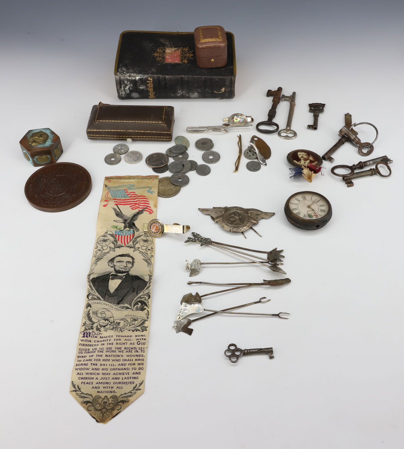 VICTORIAN LOT (1 of 8)