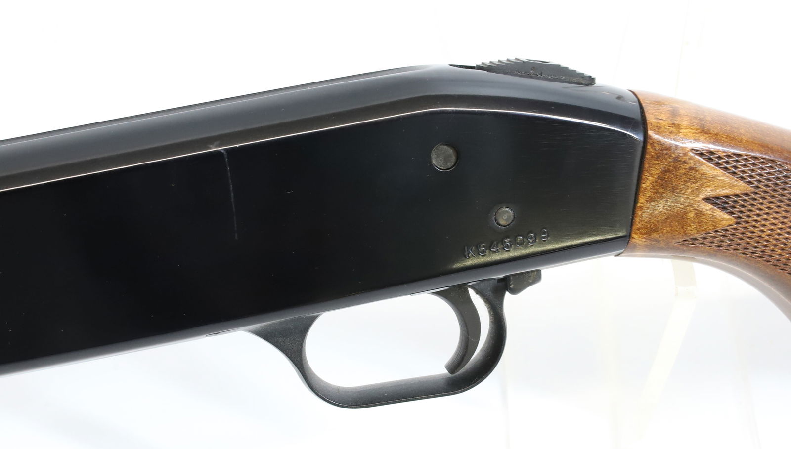 MOSSBERG MODEL 500 E PUMP SHOTGUN - 10